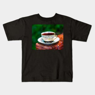 Glowing Tea On the Traill Kids T-Shirt